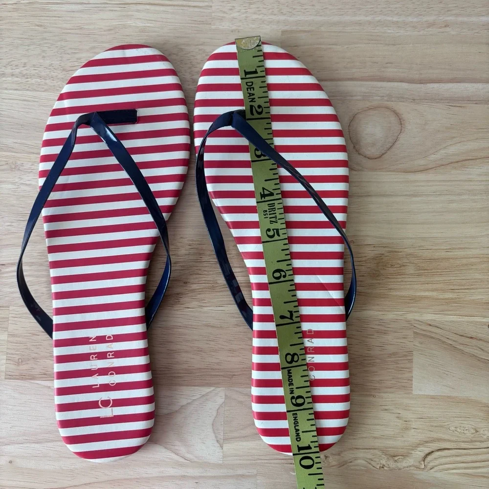 NWOT LC Lauren Conrad Flip Flops